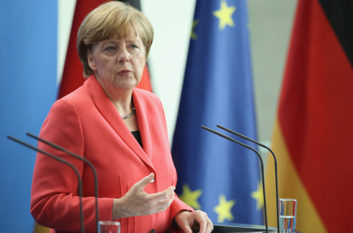 Die deutsche Kanzlerin Angela Merkel spricht in Berlin zu den Medien; 29. Juni 2015. (Foto: Sean Gallup/Getty Images)