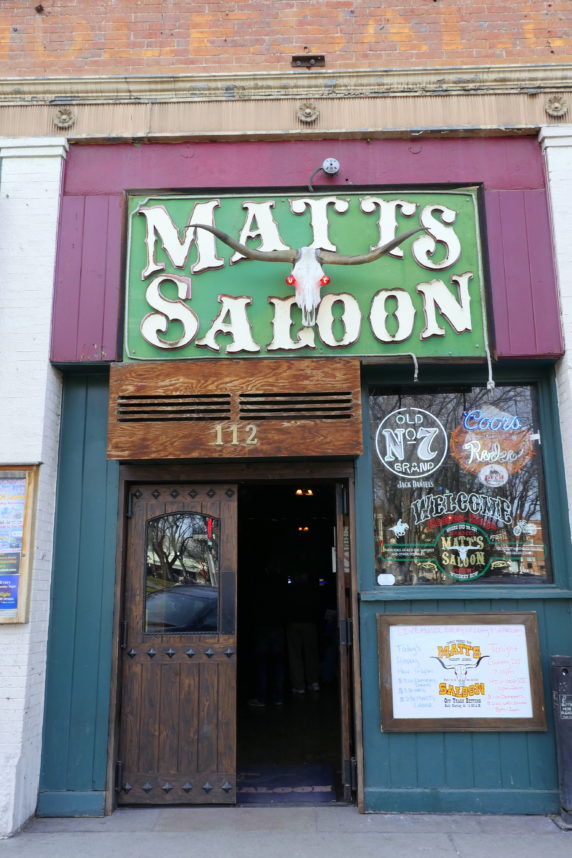 Matts Saloon ©2017 K.D. Leperi, All Rights Reserved.