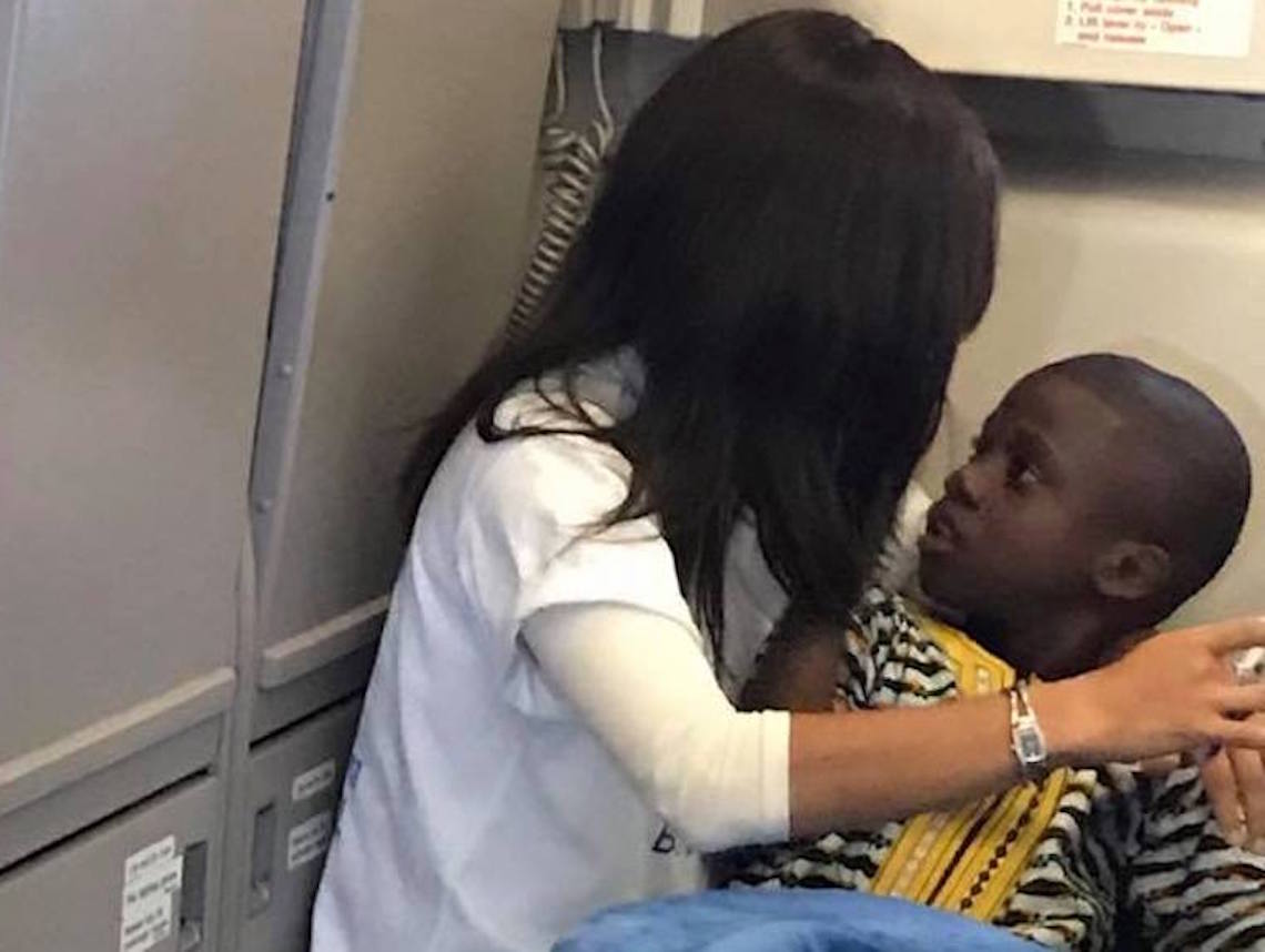 Photos of Jewish woman comforting autistic boy on plane go viral