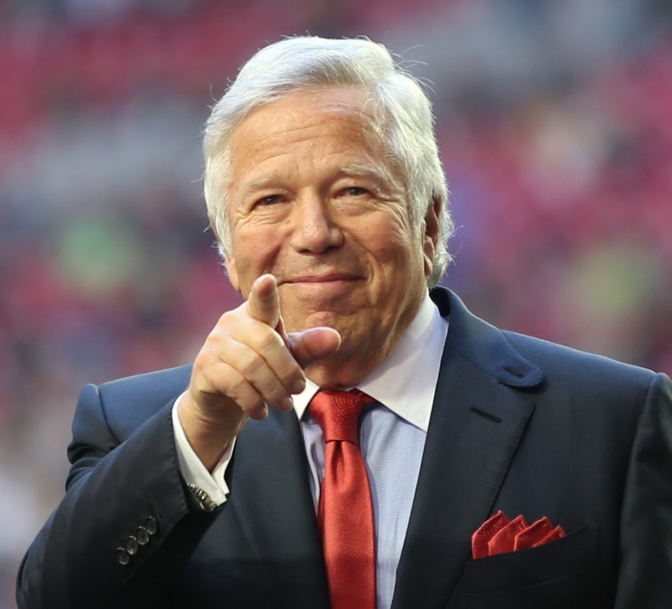 Robert Kraft's Patriots Super Bowl ring goes for $1.025 million at