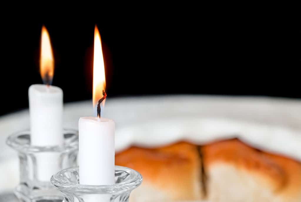 Shabbat Project Delivers Candles To Homes