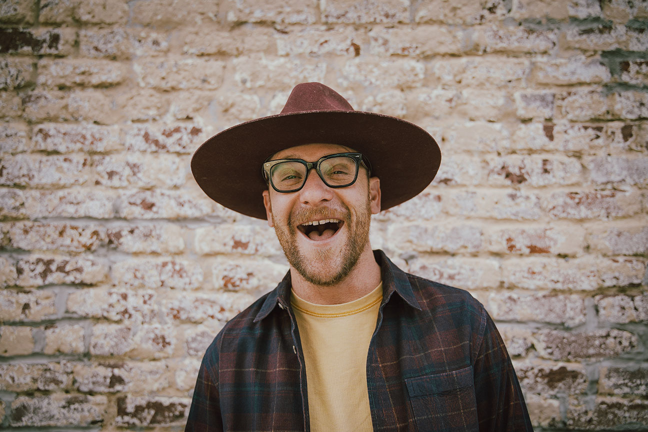 After Being Canceled for Being a Zionist, Jewish Musician Mikey Pauker Makes a Comeback